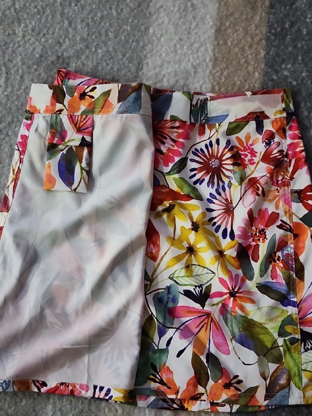 RipSkirt Hawaii Wrap Skirt Sz S Wildflower Watercolor Floral Pocket Quick Dry - Picture 4 of 11